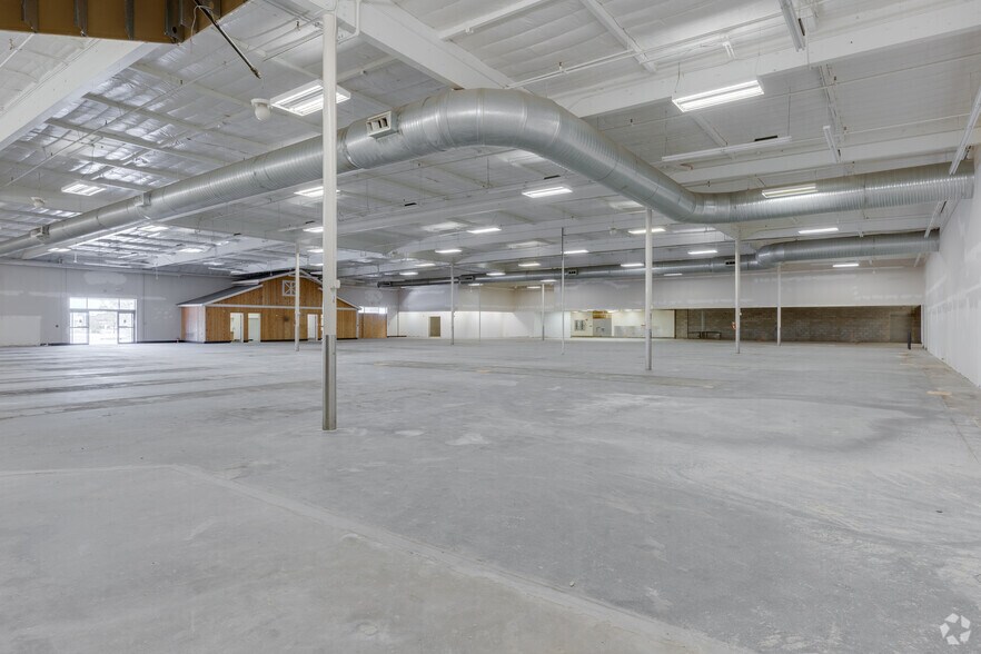 More Photos Of 5130 W Peoria Ave, Glendale Supermarket For Sale