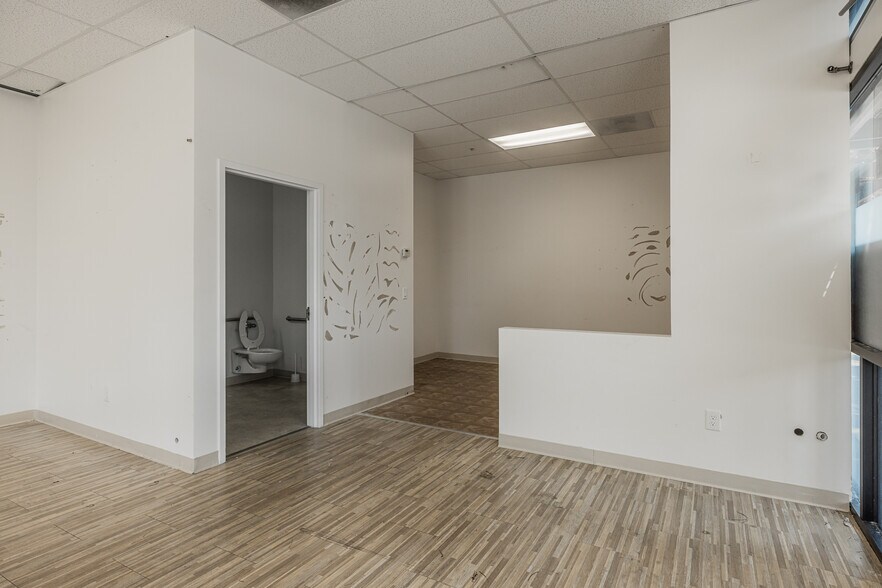 More Photos Of 30703-30719 Union City Blvd, Union City Storefront For Sale