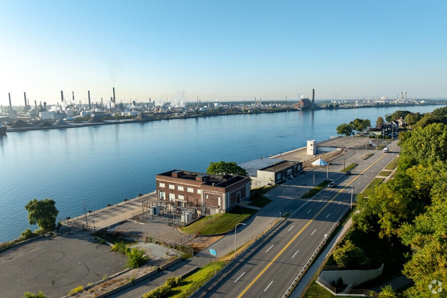 More Photos Of 2380 Military St, Port Huron Industrial For Sale