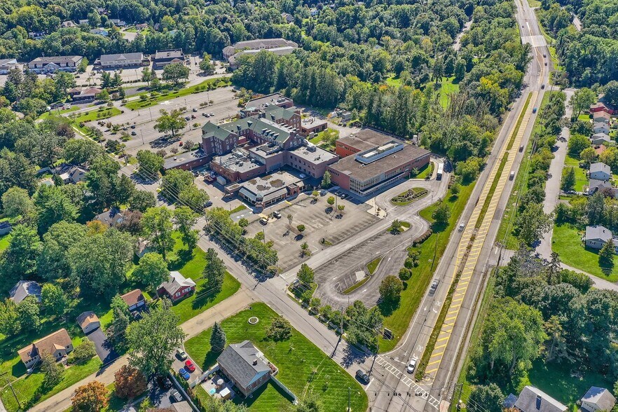 More Photos Of 21 Laurel Ave, Cornwall Medical For Lease