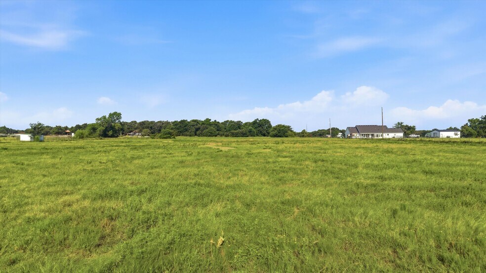 More Photos Of 1614 W Line Rd, Whitesboro Land For Sale