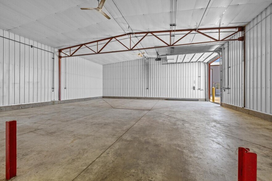 More Photos Of 2708 30th Ave NE, Minot Manufacturing For Sale