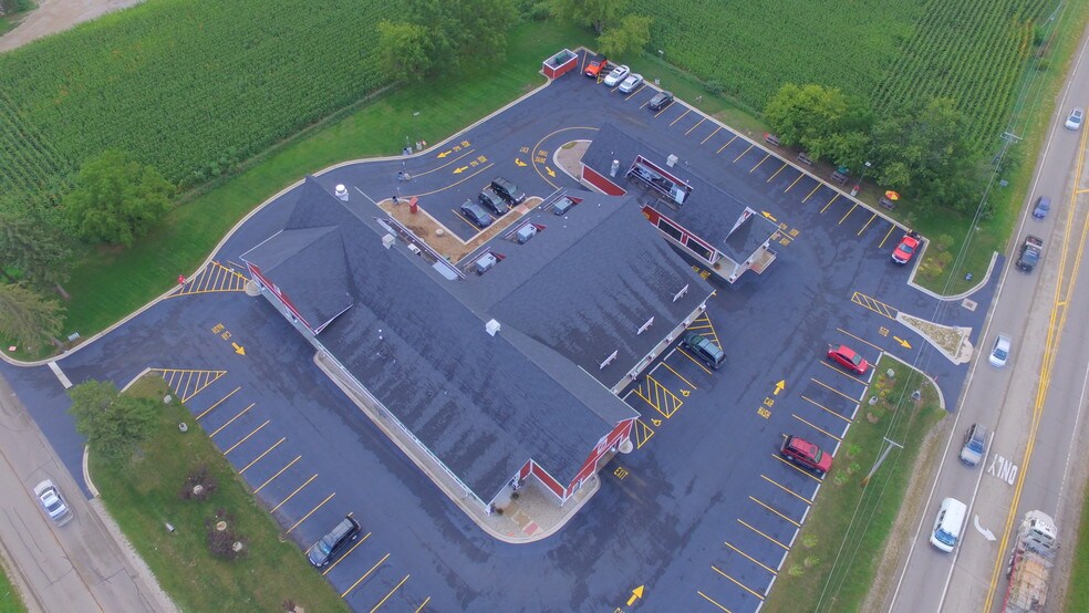 More Photos Of 3103 Il Route 176, Crystal Lake Storefront For Sale