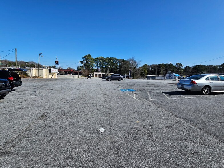 More Photos Of 2517 Gresham Rd SE, Atlanta Freestanding For Sale