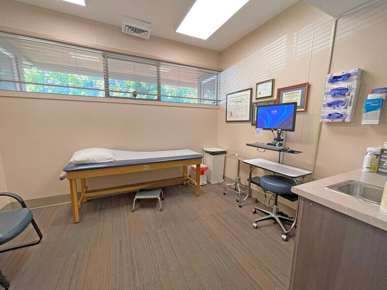 More Photos Of 1405 Montgomery Dr, Santa Rosa Medical For Sale