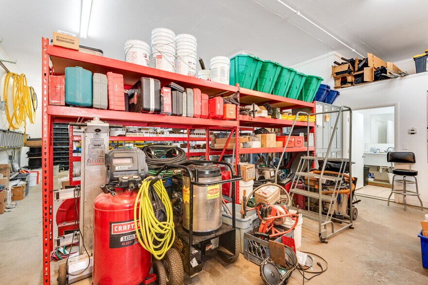 More Photos Of 19336 Goddard Ranch Ct, Morrison Light Manufacturing For Lease