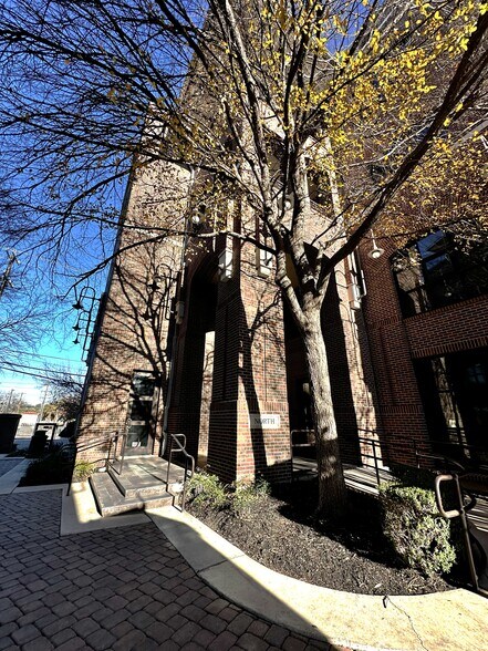 More Photos Of 2632 Broadway St, San Antonio Medical For Lease