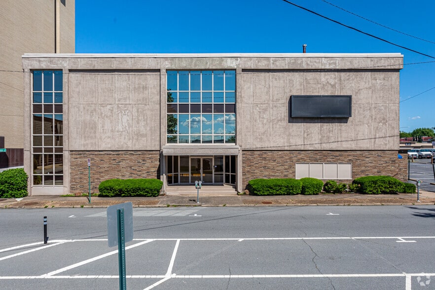 More Photos Of 801 Louisiana, Little Rock Office For Sale