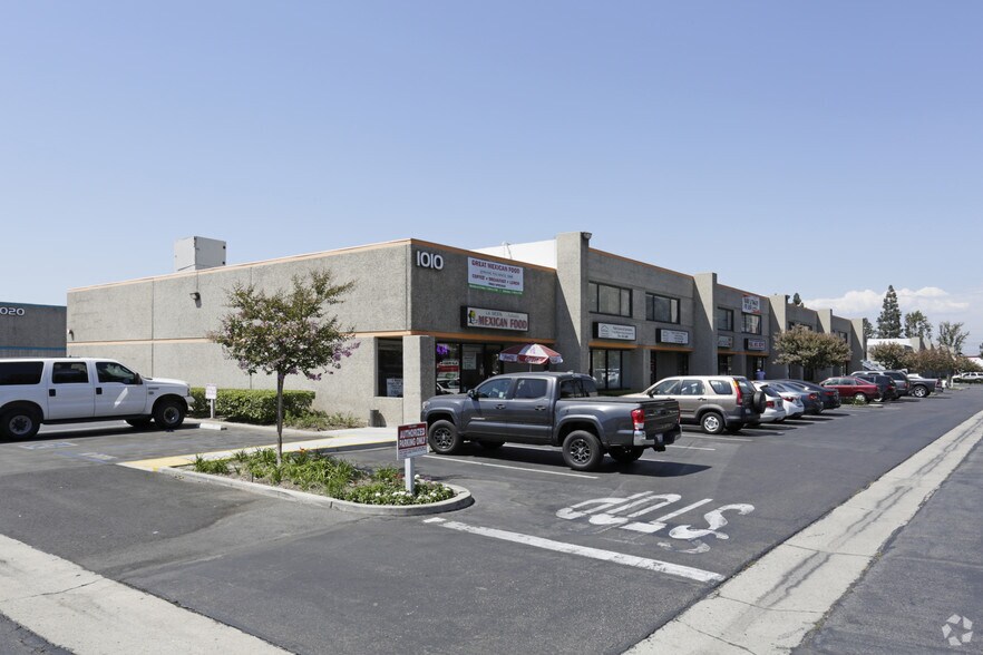 More Photos Of 1010 N Batavia St, Orange Light Distribution For Lease