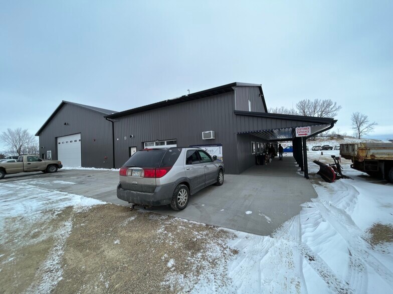 More Photos Of 514 E 9th St, Zumbrota Industrial For Lease