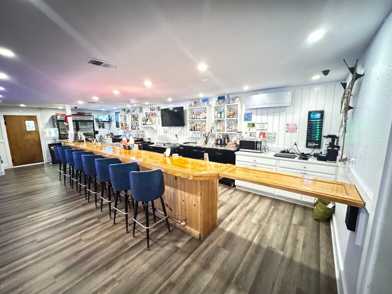 More Photos Of 3245 N Highway 101, Depoe Bay Restaurant For Sale