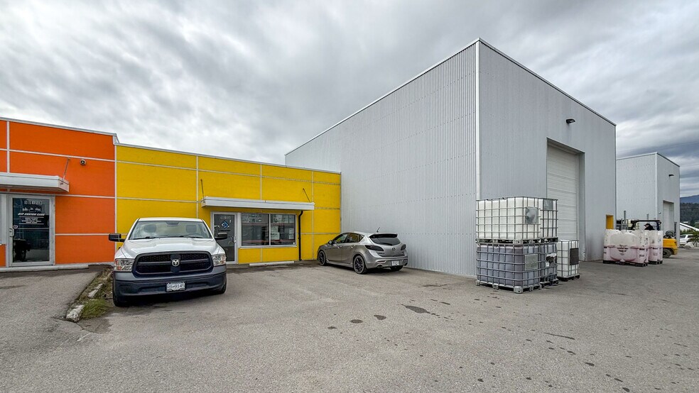 More Photos Of 9013-9021 Jim Bailey Rd, Kelowna Manufacturing For Sale