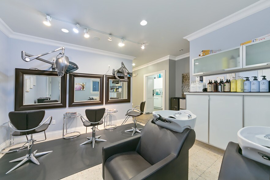 More Photos Of 407 W Galer St, Seattle Freestanding For Sale