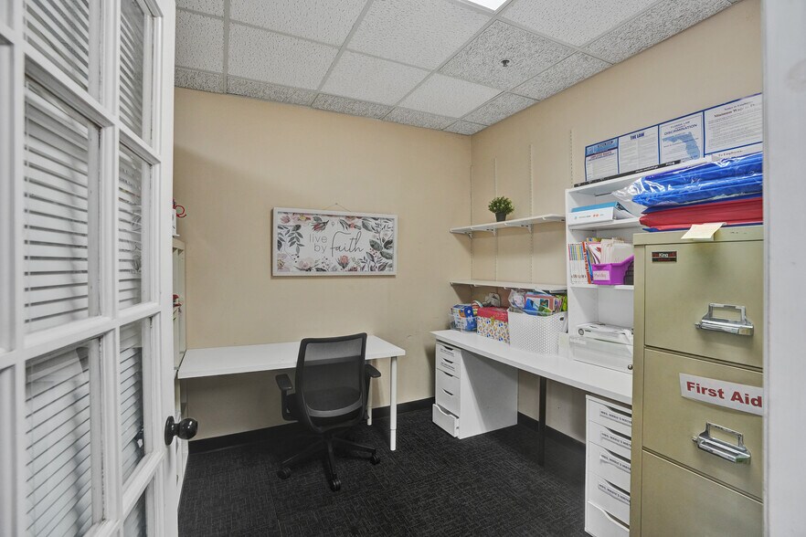 More Photos Of 1511 S US Highway 301, Tampa Office For Sale