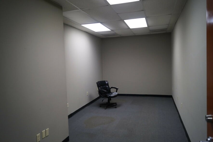 More Photos Of 1886 Gordon Hwy, Augusta Auto Dealership For Lease