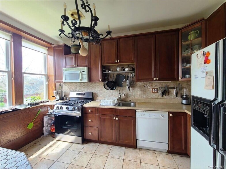 More Photos Of 48 Loomis Village Rd, Liberty Apartments For Sale