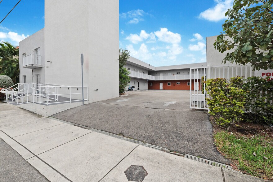 More Photos Of 750 SW 2nd St, Miami Apartments For Sale