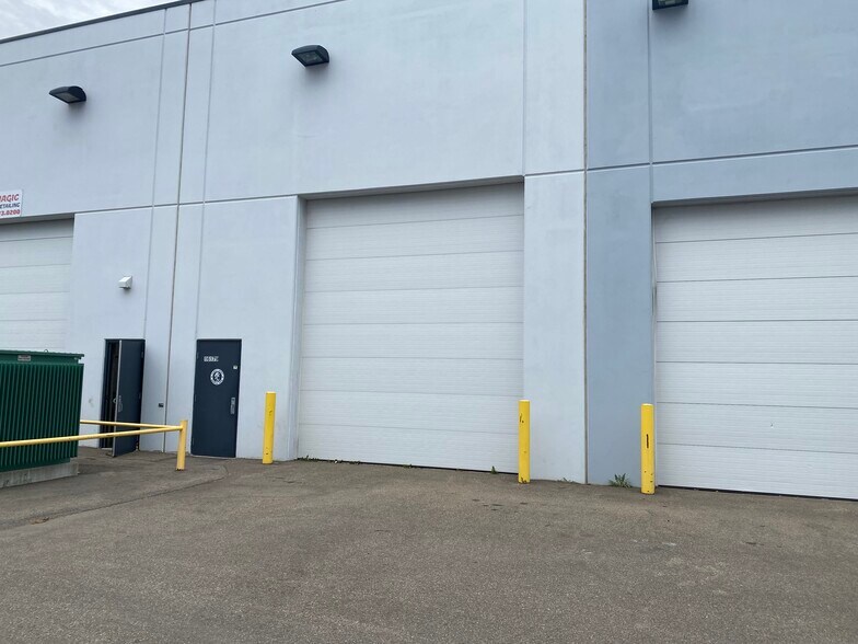 More Photos Of 14165-14185 162 Ave NW, Edmonton Showroom For Lease