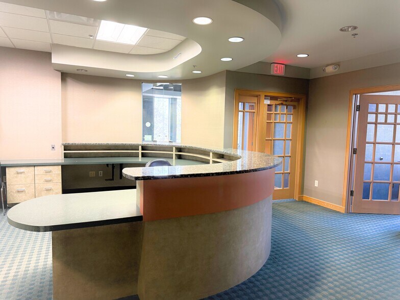 More Photos Of 3515 Coolidge Rd, East Lansing Medical For Lease