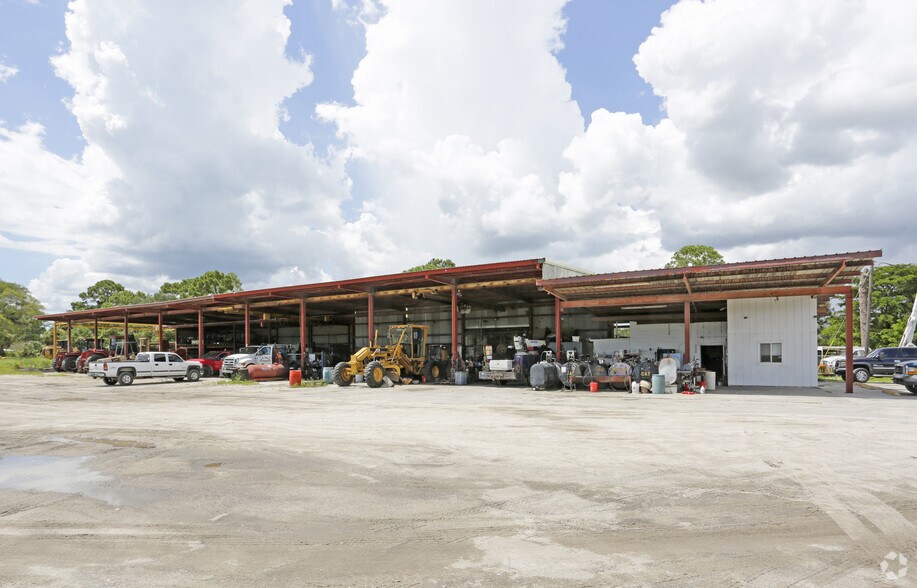 More Photos Of 211 N 9th St, Immokalee Contractor Storage Yard For Sale