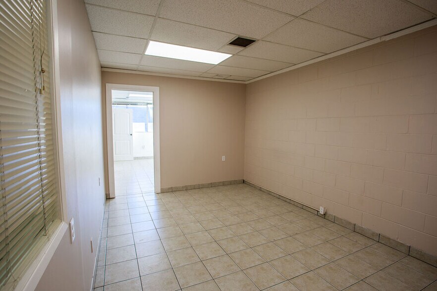 More Photos Of 2810 48 Av, Vernon Storefront Retail Office For Lease