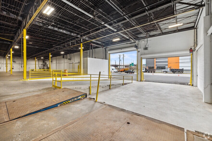 More Photos Of 6608-6610 Electronic Dr, Springfield Warehouse For Lease