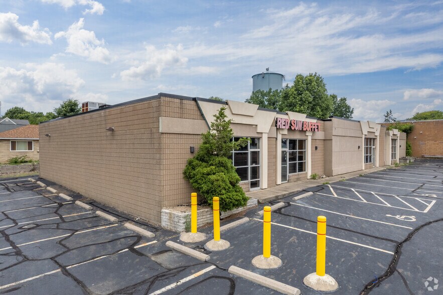 More Photos Of 1052-1060 S Arlington St, Akron General Retail For Lease