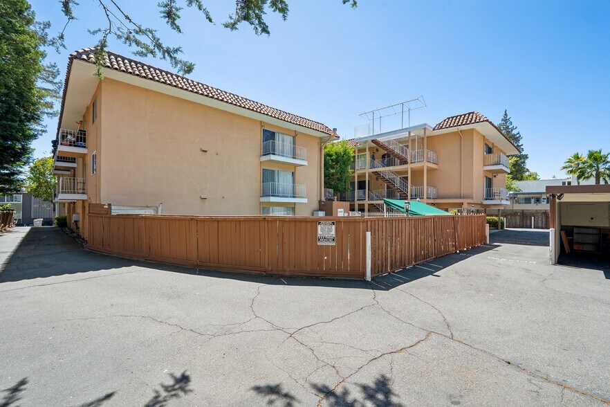 More Photos Of 1183 Saranap Ave, Walnut Creek Apartments For Sale