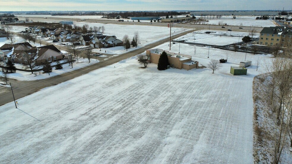 More Photos Of 855 W Cook St, Manteno Restaurant For Sale