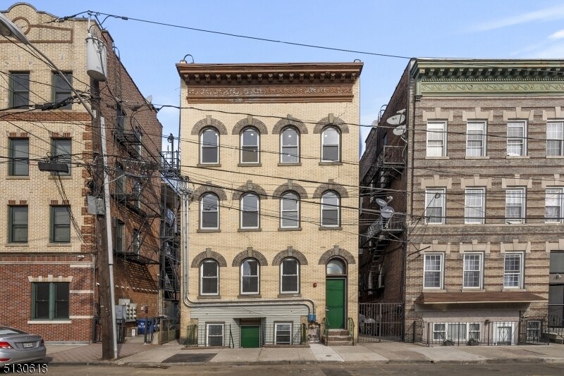 More Photos Of 396 E Kinney St, Newark Apartments For Sale