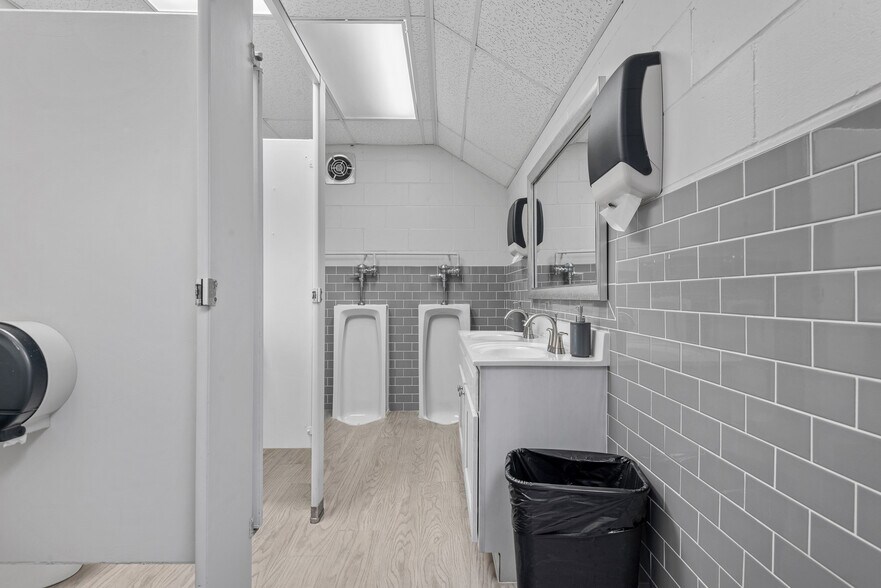 More Photos Of 2450 Pontoon Rd, Granite City Religious Facility For Sale