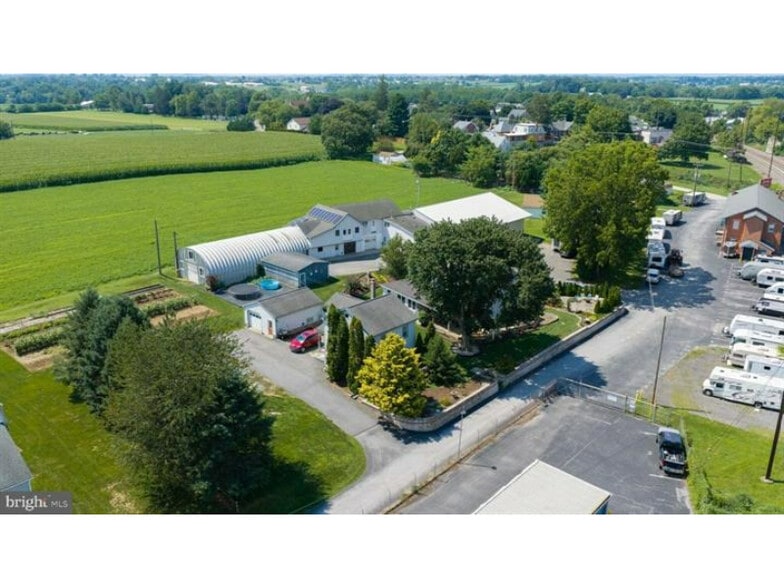 More Photos Of 240 Railroad Ave, Bird In Hand Flex For Sale