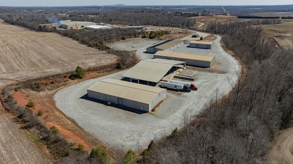 More Photos Of 2815 Woodtech Dr, Newton Warehouse For Sale