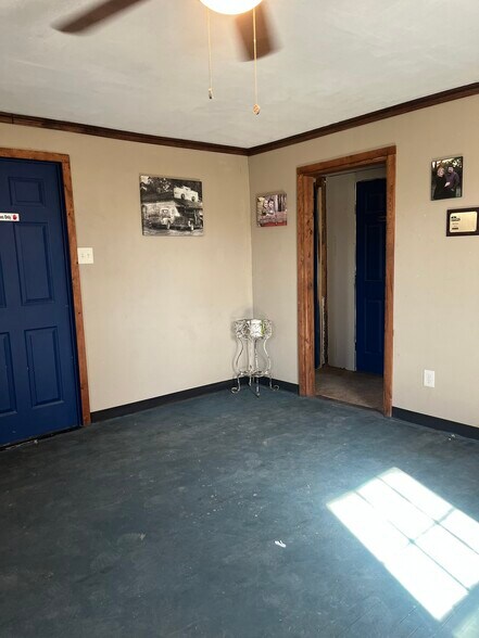 More Photos Of 2531 E Highway 199, Springtown Flex For Sale