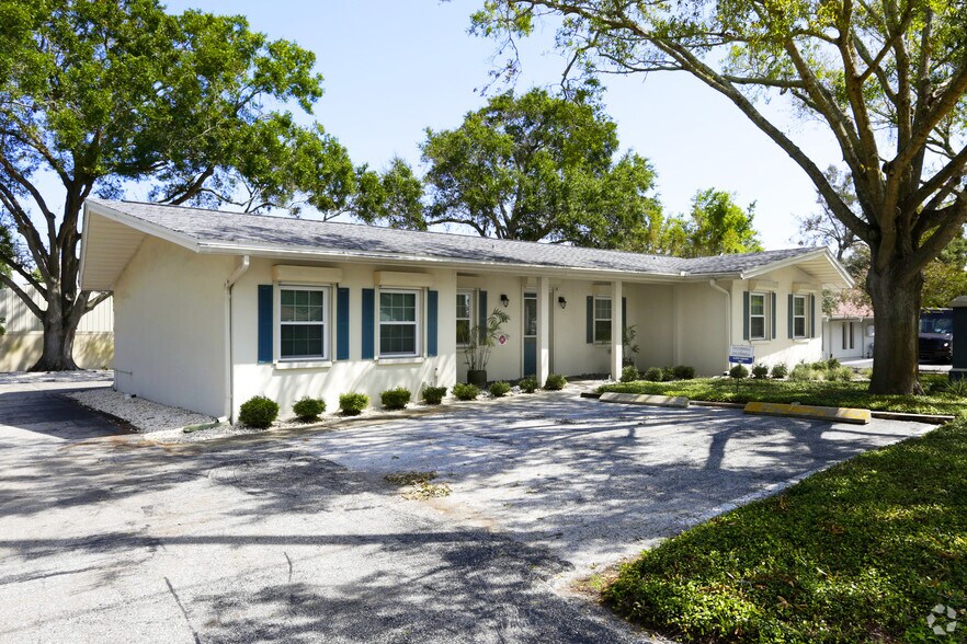 More Photos Of 2300 W Bay Dr, Largo Office Residential For Lease