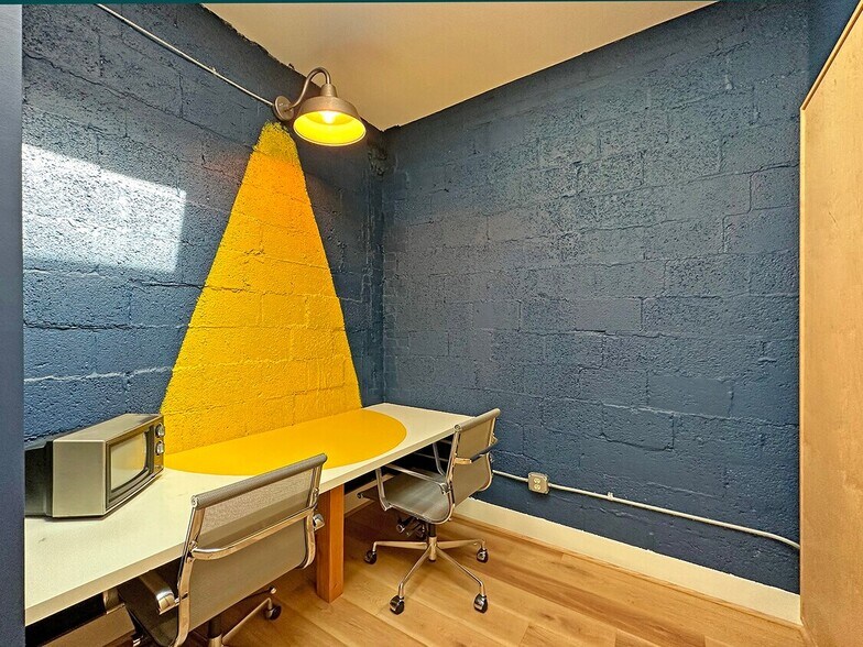 More Photos Of 106 W Jefferson St, Falls Church Flex For Sale