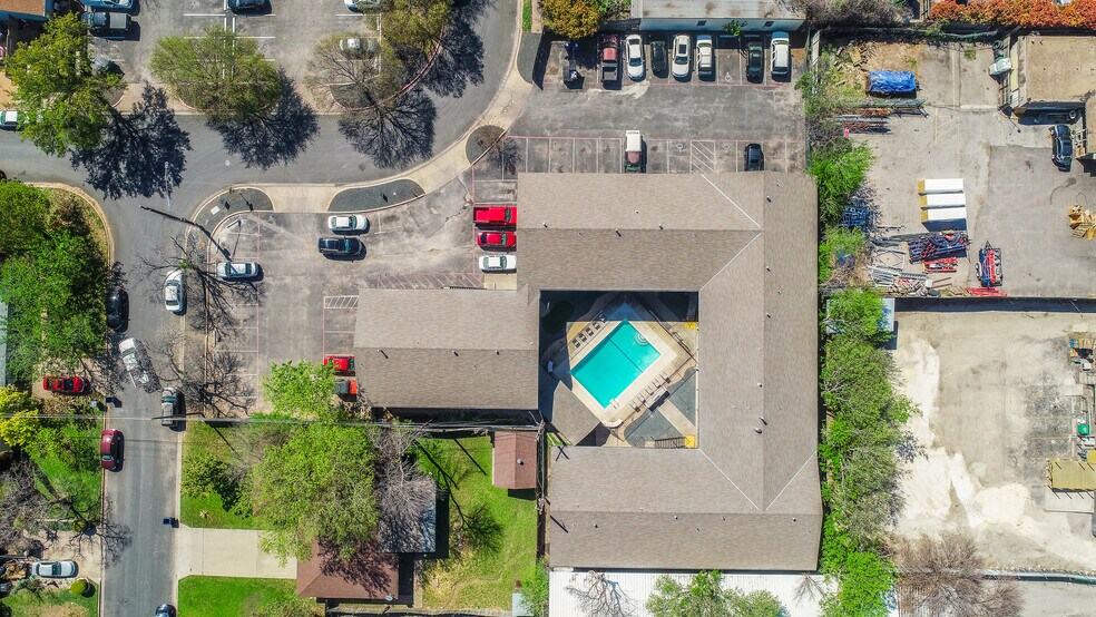 More Photos Of 8502 Dryfield Dr, Austin Apartments For Sale