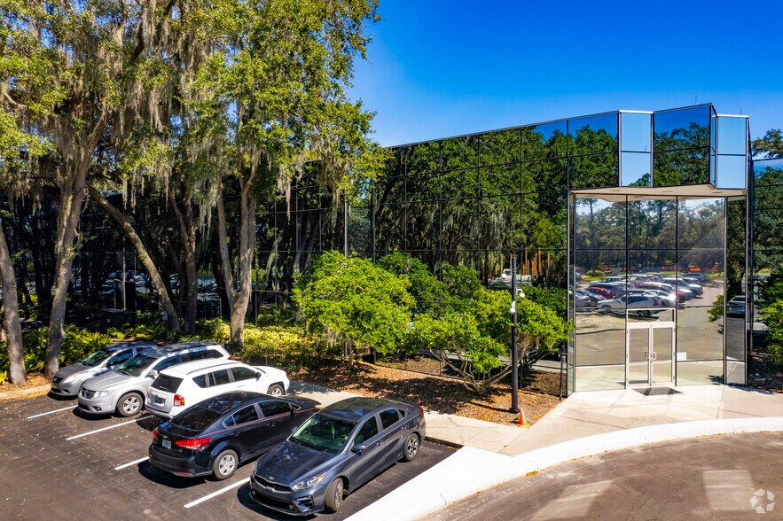 More Photos Of 3812 Coconut Palm Dr, Tampa Unknown For Lease