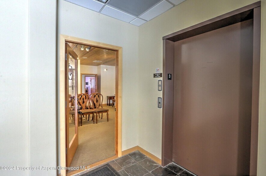 More Photos Of 1607 Grand Ave, Glenwood Springs Loft Creative Space For Sale