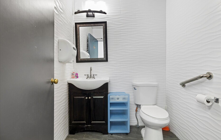 More Photos Of 37-39 Glen St, Glen Cove Office Residential For Sale