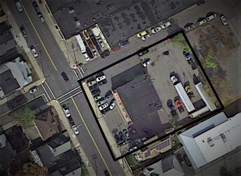 More Photos Of 284 S Broadway, Lawrence Auto Dealership For Sale
