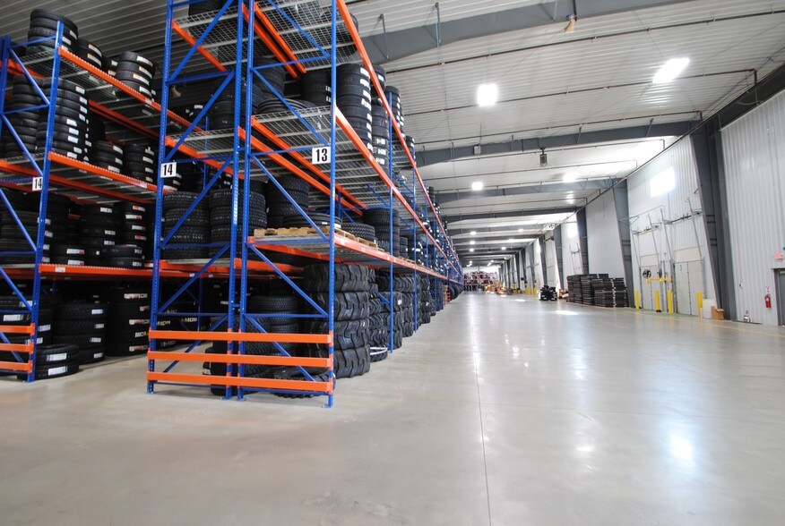 More Photos Of 2521 3rd Ave, West Fargo Warehouse For Lease