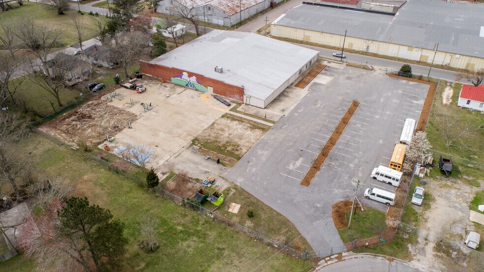 More Photos Of 1725 Davis St, Rocky Mount Warehouse For Lease