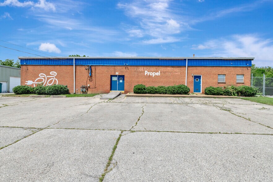 More Photos Of 22 Germay Dr, Wilmington Manufacturing For Lease