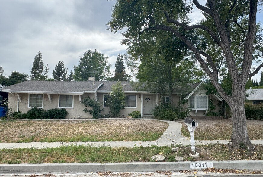 More Photos Of 10811 Amigo Ave, Porter Ranch Specialty For Sale