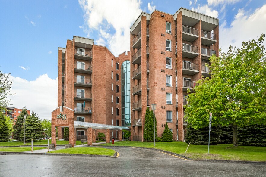 Primary Photo Of 2775-2835 Rue Du Manoir, Sherbrooke Apartments For Lease