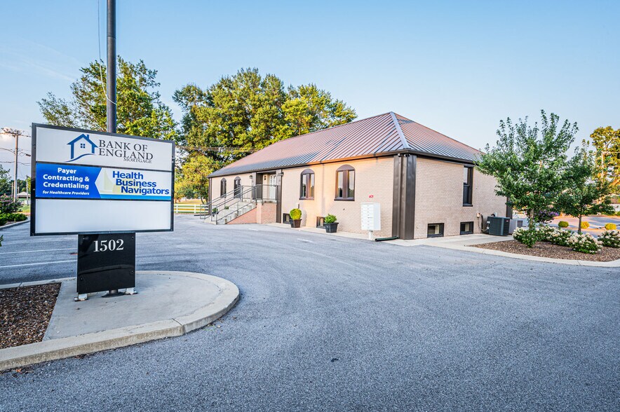 Primary Photo Of 1502 Westen St, Bowling Green Office For Sale