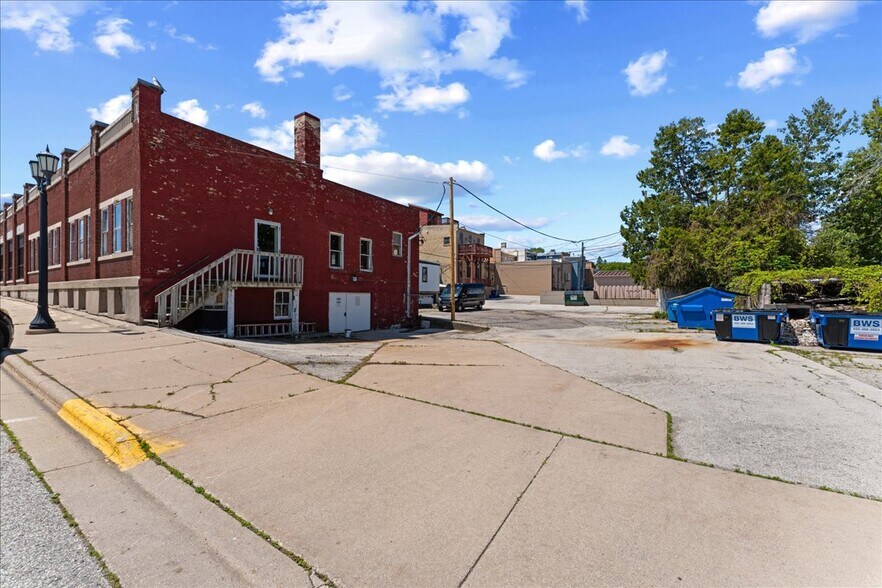 More Photos Of 203 Ellis St, Kewaunee Office For Sale