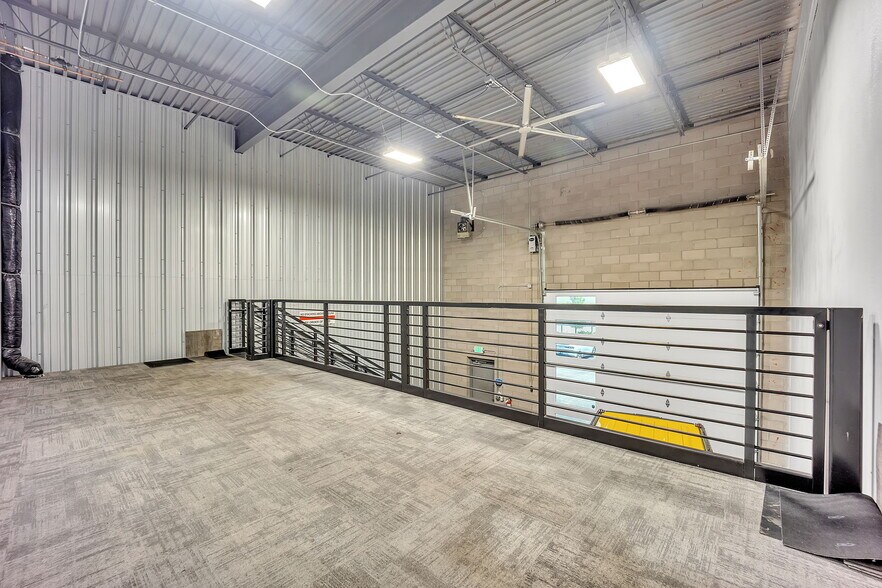 More Photos Of 1925 Deer Creek Rd, Monument Showroom For Sale