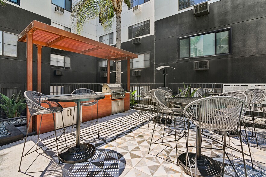 More Photos Of 1745-1750 N Wilcox Ave, Los Angeles Apartments For Sale